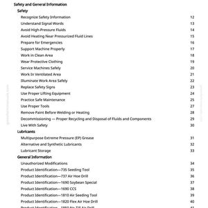 Op de afbeelding: Een witte pagina met een zwarte inhoudsopgave. De tabel bevat veiligheidsinformatie, smeermiddelen en productidentificatie voor gereedschappen zoals zaaimachines en luchtboren. Het paginanummer is 2.