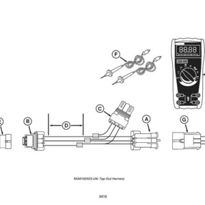 Pu&ograve; includere: Diagramma in bianco e nero di componenti elettrici, tra cui un multimetro che mostra "88.88", connettori e cablaggio. L'immagine include anche un cablaggio di derivazione e fili sonda. Il testo "RXA0165925-UN: Tap-Out Harness" &egrave; visibile.