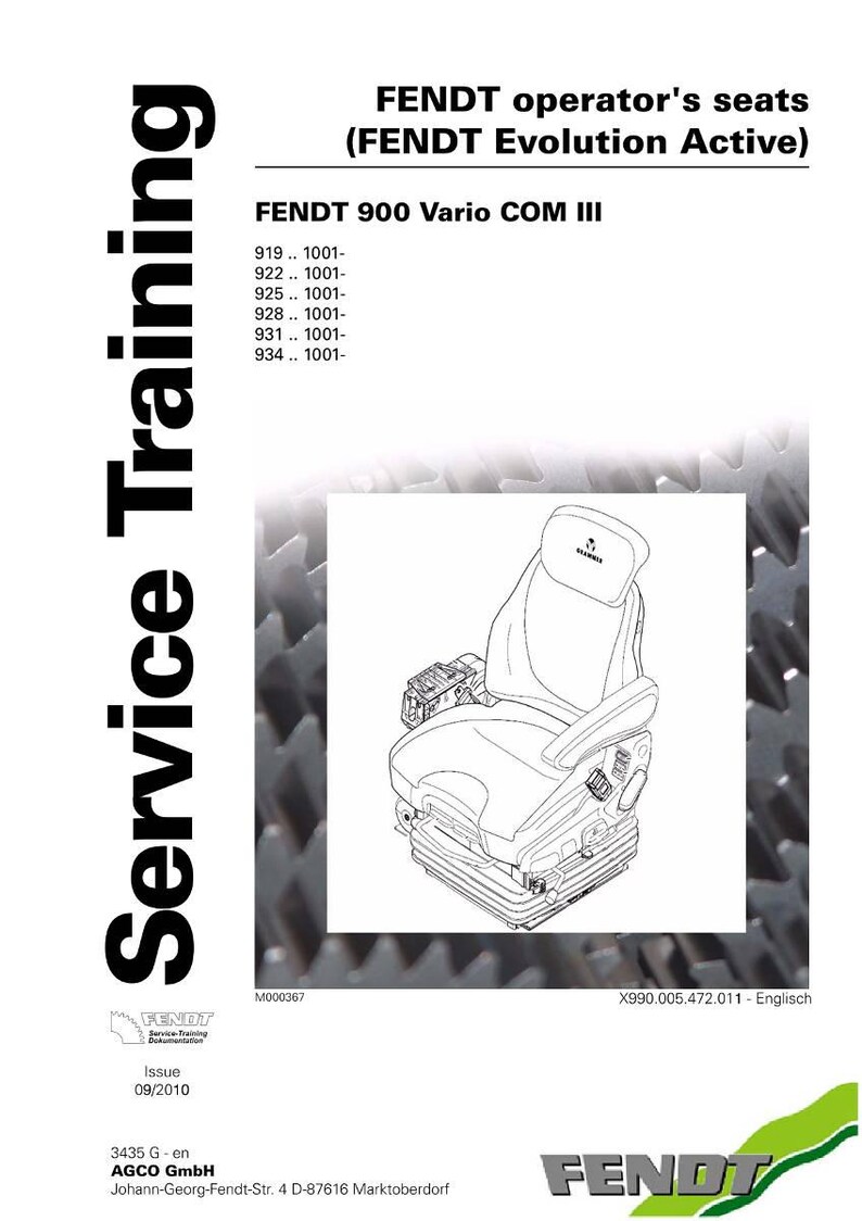 Op de afbeelding: Een diagram van een FENDT-bestuurdersstoel, model 900 Vario COM III, met de tekst "Service Training" in grote, verticale letters. De afbeelding bevat het FENDT-logo en tekst met de kenmerken en modelinformatie van de stoel.