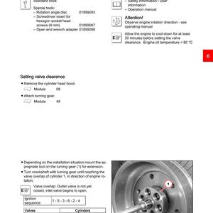 Pu&ograve; includere: Una pagina del manuale Deutz, intitolata "Controllo e regolazione del gioco valvole". Include istruzioni, diagrammi e specifiche degli strumenti. L'immagine mostra un primo piano di un componente del motore con uno strumento inserito.