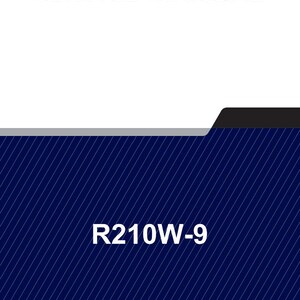 Op de afbeelding: Een servicehandleiding met de tekst "SERVICE MANUAL" in het zwart bovenaan. De onderste helft van de afbeelding is een donkerblauwe achtergrond met witte diagonale lijnen en de tekst "R210W-9".