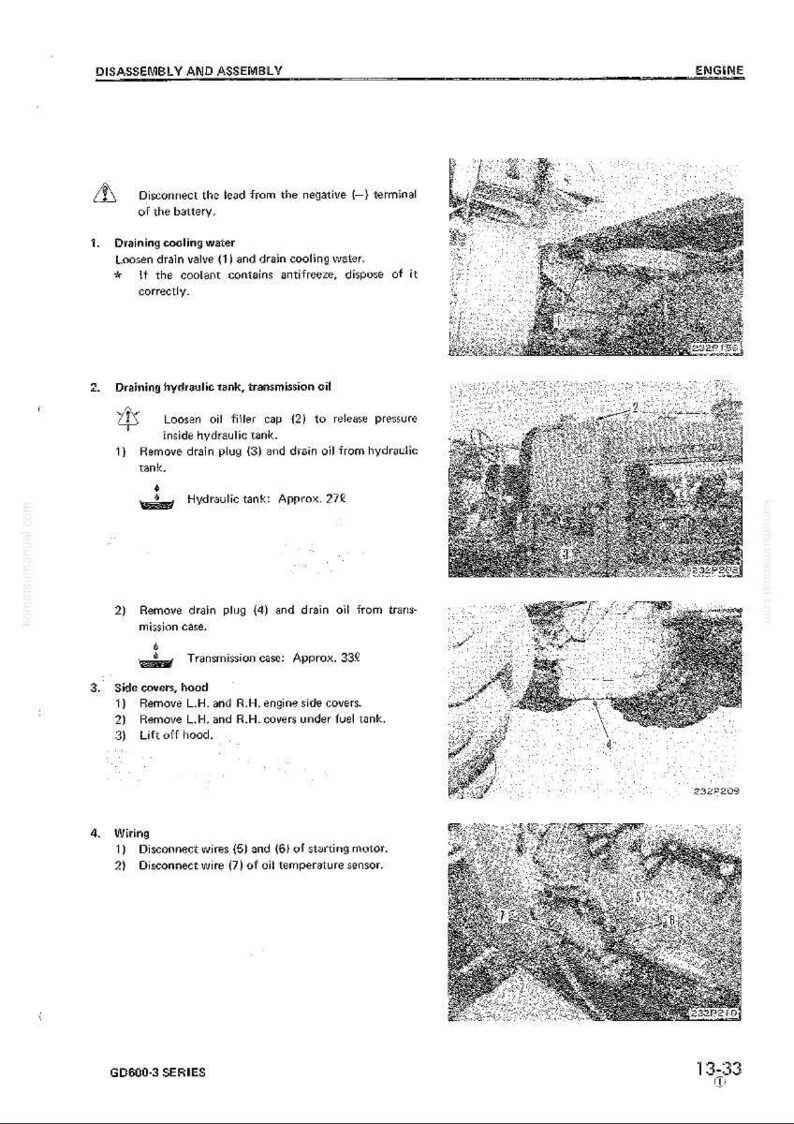 Pu&ograve; includere: Pagina di un manuale intitolata "Smontaggio e assemblaggio" per la manutenzione del motore. Il testo include i passaggi per lo scarico dei fluidi, la rimozione dei coperchi e la scollegamento dei fili. La pagina presenta diagrammi e illustrazioni.