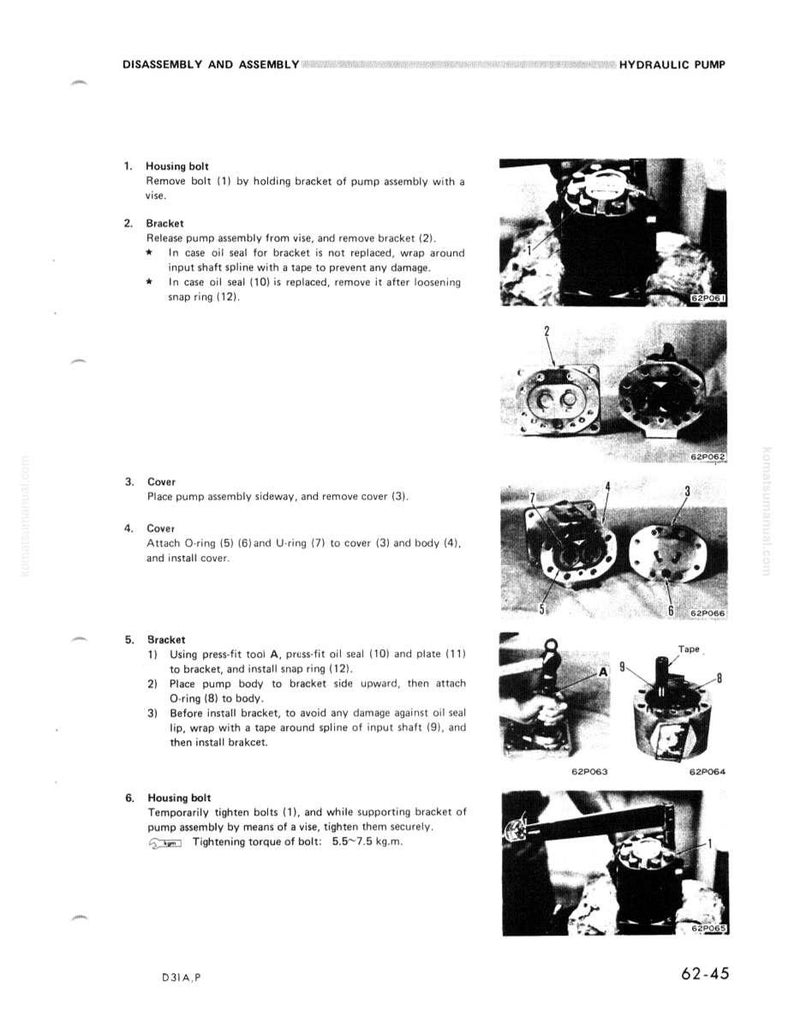 Pu&ograve; includere: Un diagramma tecnico che illustra lo smontaggio e il montaggio di una pompa idraulica. Le immagini in bianco e nero mostrano vari componenti della pompa, tra cui bulloni, staffe, coperchi e O-ring. Il testo fornisce istruzioni passo passo.