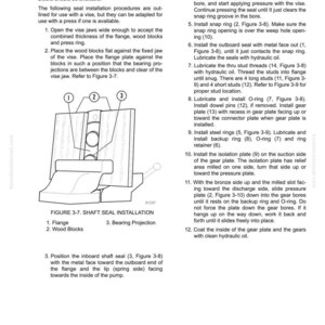 Op de afbeelding: Technisch diagram van de installatie van een asafdichting, met gelabelde componenten zoals een flens, houten blokken en een lageruitsteeksel. Instructies beschrijven de montagestappen, met verwijzingen naar figuren. Gedetailleerde illustratie voor hydraulische componentreparatie.
