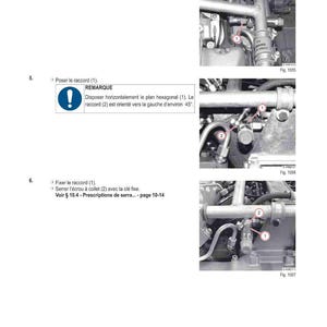 Op de afbeelding: Een pagina uit een handleiding getiteld "ACCESSOIRES MOTEUR" met diagrammen en instructies voor het monteren van motoronderdelen. De diagrammen tonen close-ups van motoronderdelen met genummerde labels en pijlen.