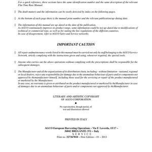 Puede incluir: Un manual impreso con los t&iacute;tulos &laquo;INTRODUCTORY REMARKS&raquo; y &laquo;IMPORTANT CAUTION&raquo;. El texto detalla la estructura del manual, las actualizaciones y la informaci&oacute;n de derechos de autor. La parte inferior de la p&aacute;gina muestra la direcci&oacute;n de AGCO European Harvesting Operations.