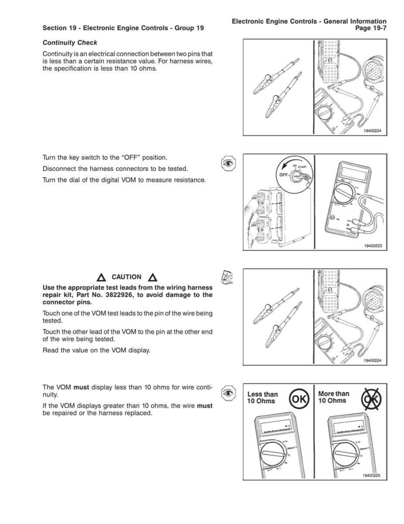 以下が含まれることがあります： 電子エンジン制御のテスト手順を示すマニュアルの図。マルチメーター、配線、および導通チェックのテキスト指示の画像が含まれています。テキストには「10オーム未満」というフレーズが含まれています。