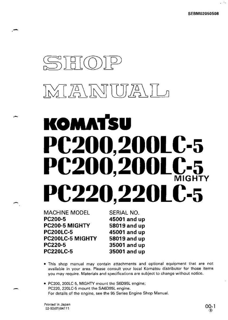 Może przedstawiać: Biała instrukcja warsztatowa z czarnym tekstem. Tytuł "SHOP MANUAL" znajduje się na g&oacute;rze, a następnie "KOMATSU" i numery modeli PC200, 200LC-5 i PC220, 220LC-5. Zawiera informacje o modelu maszyny i numerze seryjnym.