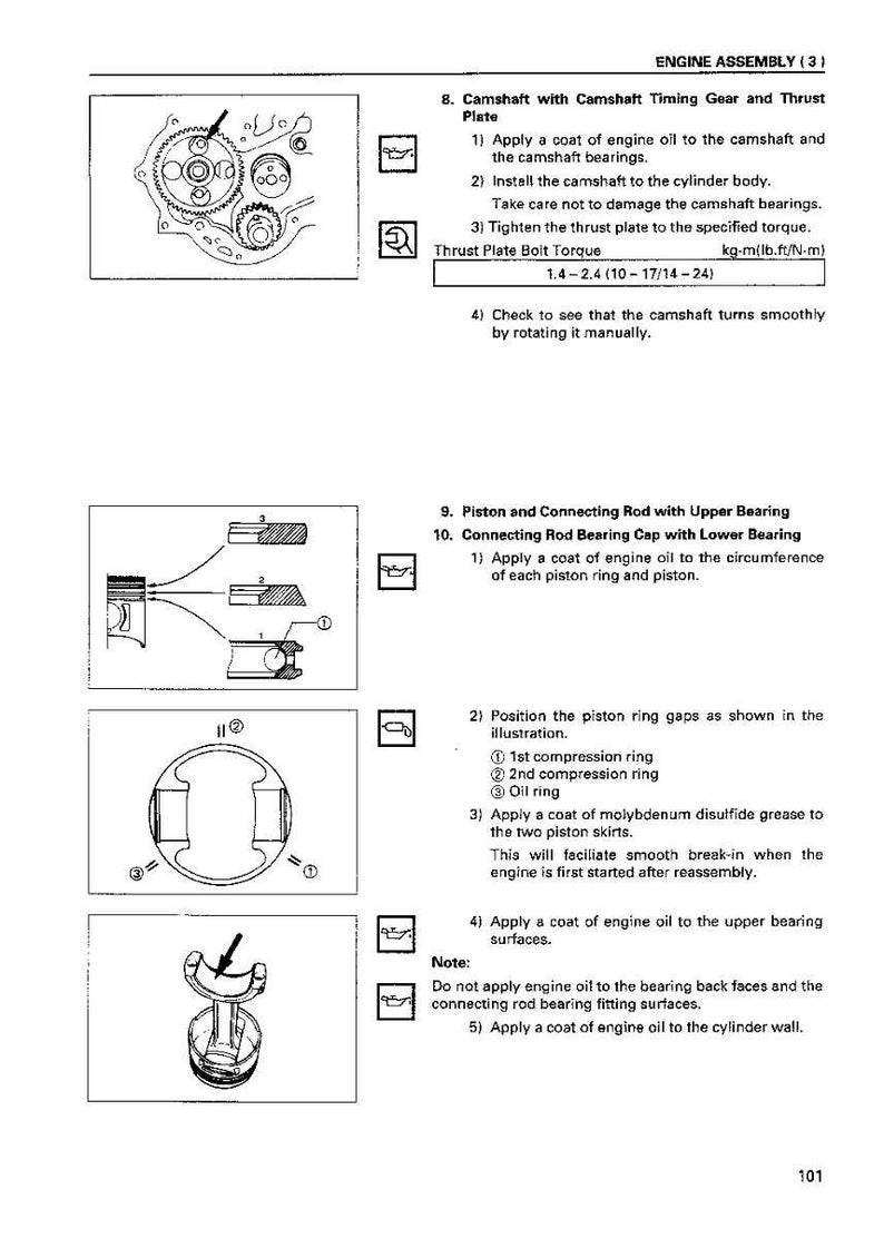 Puede incluir: Diagrama de un montaje de motor con instrucciones detalladas. Incluye ilustraciones de &aacute;rbol de levas, engranaje de distribuci&oacute;n, placa de empuje, pist&oacute;n, biela y tapa de cojinete. El texto proporciona una gu&iacute;a paso a paso para el montaje y el mantenimiento.