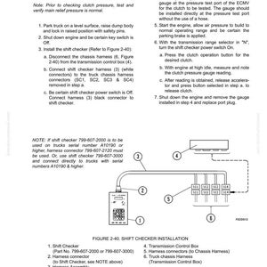 Puede incluir: Diagrama de instalaci&oacute;n del comprobador de cambios con etiquetas y flechas. Incluye un comprobador de cambios, conectores de arn&eacute;s y una caja de control de transmisi&oacute;n. El texto explica la comprobaci&oacute;n y el ajuste de la presi&oacute;n del embrague.