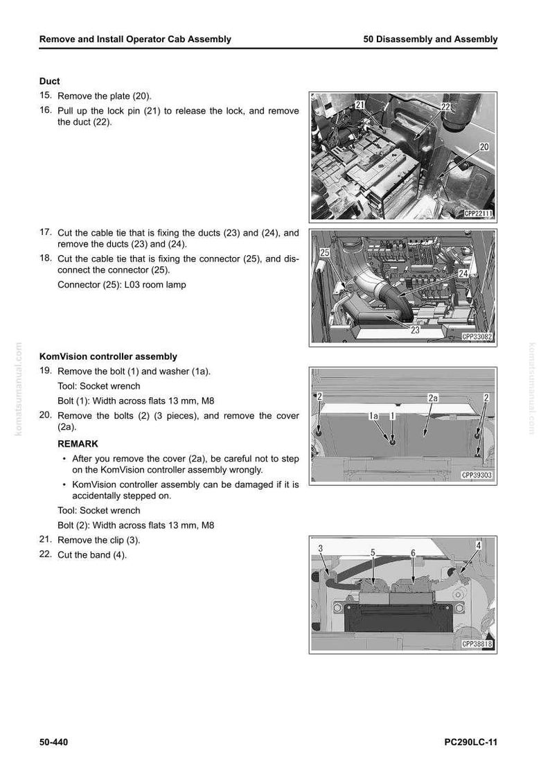 Pu&ograve; includere: Diagramma di smontaggio del gruppo cabina operatore, con passaggi numerati e illustrazioni. Include istruzioni per la rimozione di piastre, condotti e connettori. Viste ravvicinate dei componenti e degli strumenti.