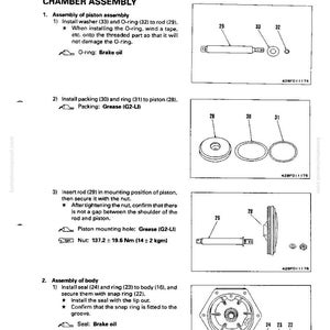 Puede incluir: Diagrama del montaje de la c&aacute;mara del freno trasero con piezas etiquetadas. Incluye ilustraciones del montaje del pist&oacute;n, empaquetaduras, anillos y componentes del cuerpo. Las instrucciones de texto detallan el proceso de montaje.