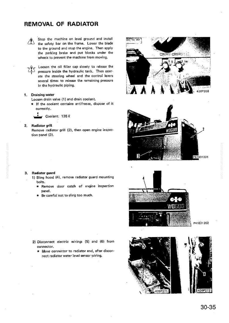 K&ouml;nnte beinhalten: Eine Seite aus einem Handbuch, die den Ausbau eines K&uuml;hlers beschreibt. Der Text enth&auml;lt Anweisungen und Diagramme zum Ablassen von Wasser, zum Entfernen des K&uuml;hlers und zum Entfernen des K&uuml;hlergrills. Die K&uuml;hlmittelmenge betr&auml;gt 135 ℉.