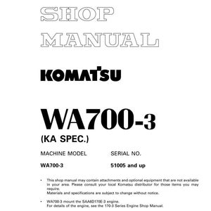 Op de afbeelding: Een witte werkplaatshandleiding met de tekst "SHOP MANUAL" in een vetgedrukte, omlijnde lettertype. Het Komatsu-logo is zichtbaar, samen met "WA700-3" en andere technische details. De handleiding is voor het WA700-3 machinemodel.