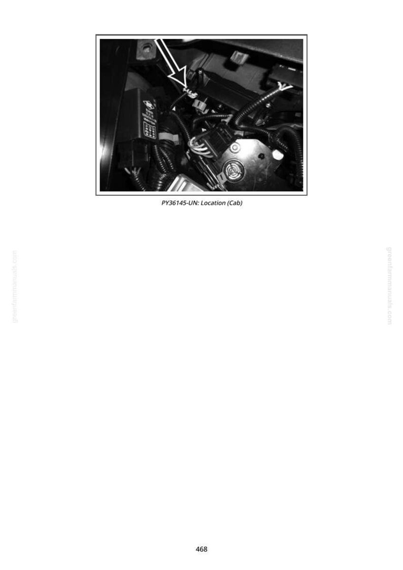 Pu&ograve; includere: Immagine in bianco e nero dell'interno di un veicolo, con particolare attenzione ai componenti elettrici. L'immagine include cablaggio, connettori e una scatola fusibili. Il testo "PY36145-UN: Location (Cab)" &egrave; visibile.