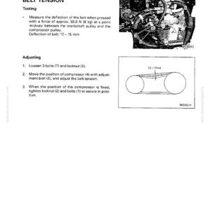 Op de afbeelding: Een pagina uit een handleiding getiteld "Testen en afstellen van de riemspanning van de airconditioningcompressor." De pagina bevat tekst, diagrammen en een foto van een motoronderdeel. De tekst beschrijft de test- en afstelprocedures.