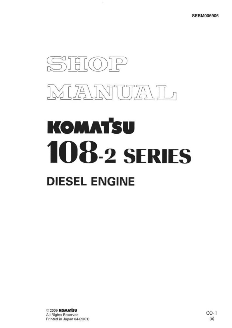 K&ouml;nnte beinhalten: Ein wei&szlig;es Shop-Handbuch-Cover mit dem Text "SHOP MANUAL" in einer Hohlfont. Darunter steht in schwarzer Schrift "KOMATSU 108-2 SERIES DIESEL ENGINE". Das Komatsu-Logo ist ebenfalls sichtbar. Das Handbuch ist in Japan gedruckt.