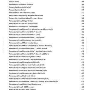 K&ouml;nnte beinhalten: Ein detailliertes Inhaltsverzeichnis aus einem Fahrzeugreparaturhandbuch, das verschiedene Verfahren wie das Aus- und Einbauen von Komponenten wie Fu&szlig;gas, Radio, Lautsprechern und Steuermodulen auflistet. Seite 7.