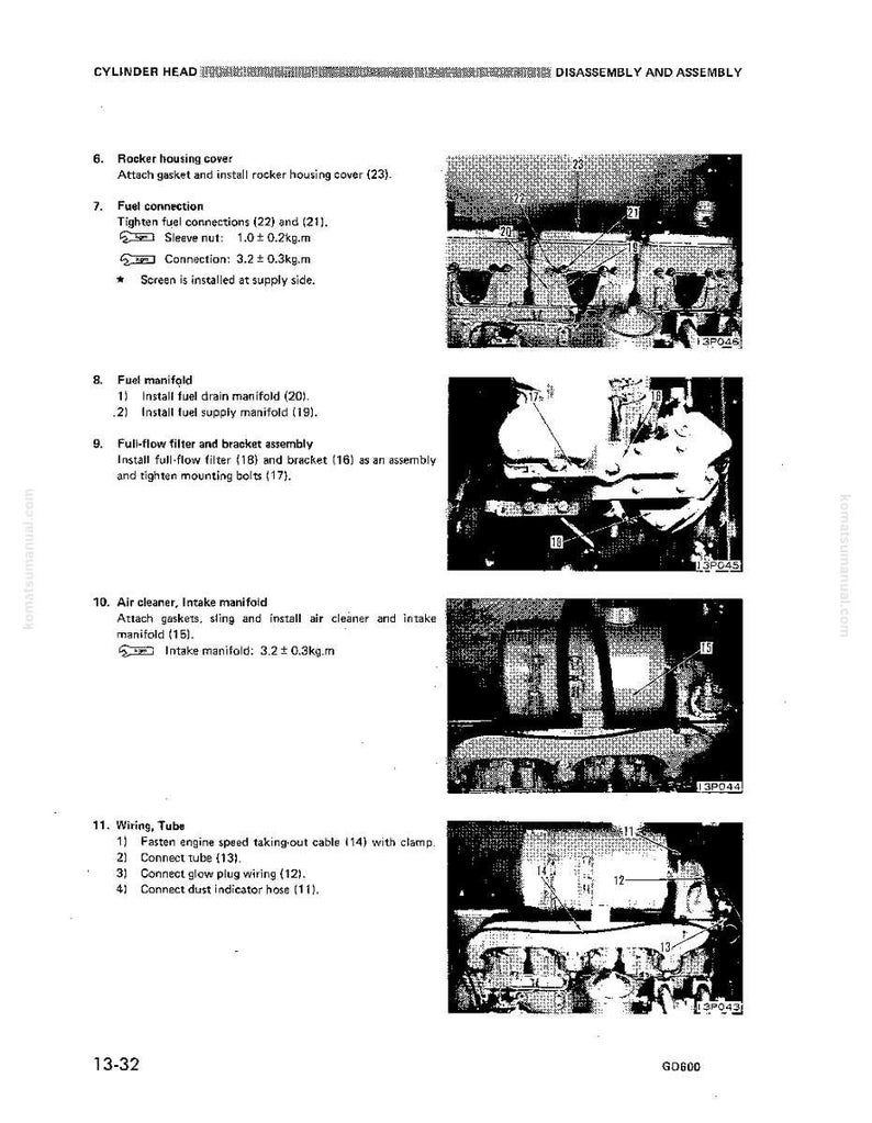 Puede incluir: Una p&aacute;gina de manual que detalla el desmontaje y montaje de una culata. El texto describe los pasos para las conexiones de combustible, los colectores de combustible y el cableado, acompa&ntilde;ado de diagramas y n&uacute;meros de pieza.