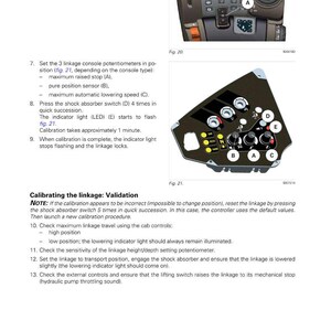 Op de afbeelding: Diagram van een Massey Ferguson tractor bedieningspaneel met gelabelde componenten. Inclusief een joystick, schakelaars en indicatielampjes. Tekstinstructies voor kalibratie zijn ook aanwezig.