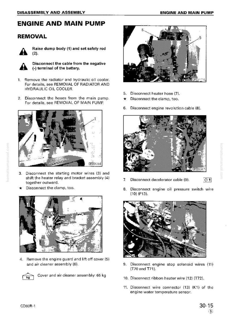 Op de afbeelding: Een zwart-wit diagram met details over de demontage en montage van een motor en hoofdpomp. Het diagram bevat genummerde stappen met bijbehorende illustraties en tekstinstructies. De afdekking en de luchtfiltereenheid wegen 65 kg.