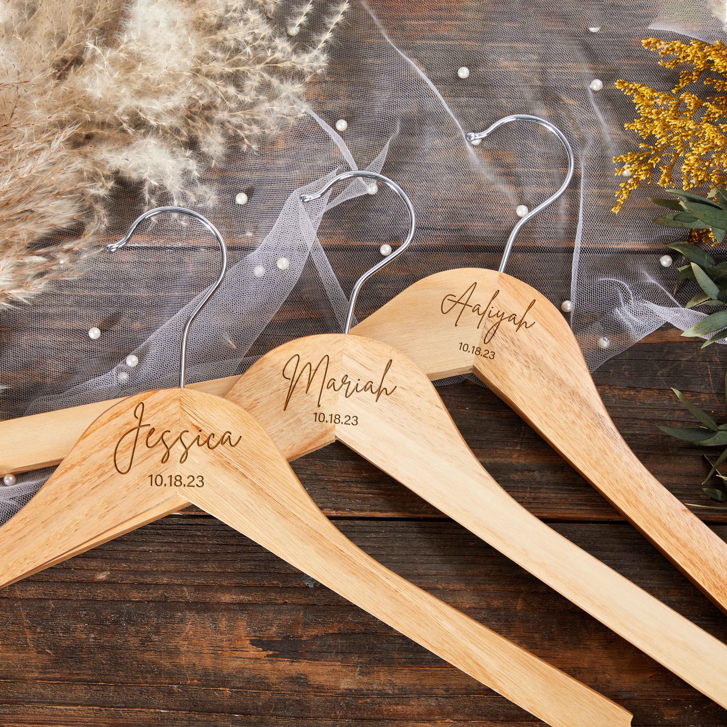 Custom Bridal Hanger, Bridal Dress Hanger,Personalized Bridesmaid Hangers, Wedding Hangers,Bride Gift,Bridesmaid Gifts,Engraved Bride Hanger