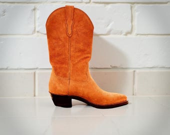 Stivali da cowboy in pelle scamosciata marrone fatti a mano: classico stile western da rodeo