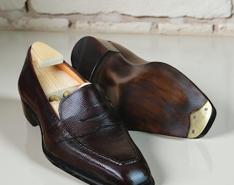 Mocasines de cuero marrón oscuro hechos a mano, zapatos de vestir clásicos sin cordones para hombre
