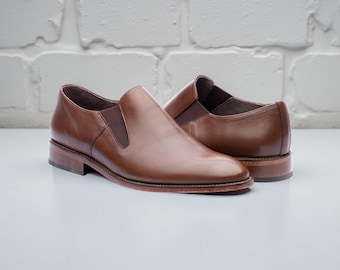 chinese dress ladies Samuel Hubbard Men's Featherlight Olema Loafer, Antique Brown Leather 11.5 D main image 1