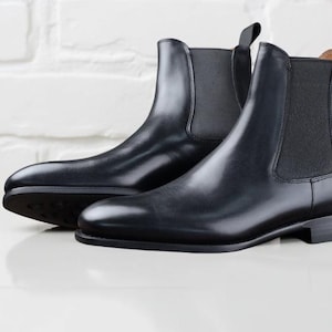 Handmade Black Leather Chelsea Boots: Men&#39;s Classic Ankle Boots