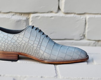 Handgemaakte grijze leren oxfordschoenen met krokodillenreliëf | Formele herenschoenen