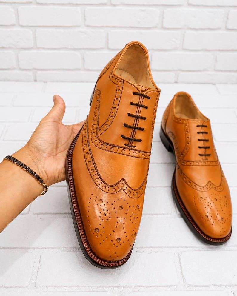 Zapatos Oxford de cuero marrón hechos a mano con punta brogue: zapatos de vestir formales imagen 12