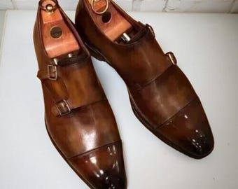 Handgjorda bruna läderskor med dubbla munkremmar: Formella vingspetsbrogues