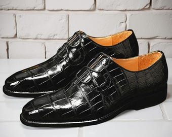 Handgefertigte Oxford-Schuhe aus glänzendem schwarzen Leder mit Krokoprägung für Herren