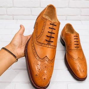 Zapatos Oxford de cuero marrón hechos a mano con punta brogue: zapatos de vestir formales imagen 8