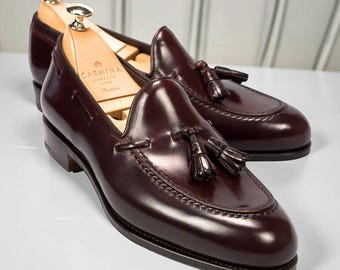 Handgemaakte bruinleren loafers met kwastjes: formele herentrouwschoenen
