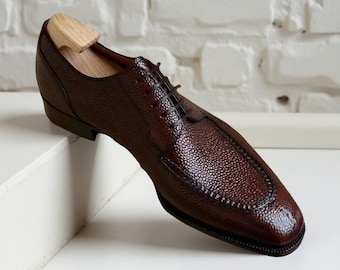 Handgemaakte bruinleren oxfordschoenen: formele herenschoenen