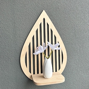 Drop style floating shelf, Natural wood plant shelf, Modern wall display shelf, Handmade Teardrop shaped wall shelf, Plant stand decor