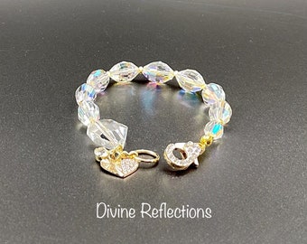Oval Crystal Bracelet: Gold Heart Charm, Elegant Rhinestone Clasp