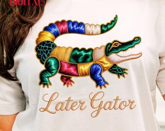 Más tarde Gator PNG, Camisa de lujo de satén bordada con cocodrilo, Último día de clases PNG, Clase terminada Vacaciones de verano Letra dorada Descarga digital