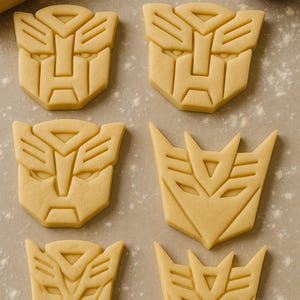 Transformers Cookie Cutters, Autobots & Decepticons in 2 Sizes, Fun Baking Tool For Kids and Fans, Bake Themed Cookies, Perfect Geek Gift image 3