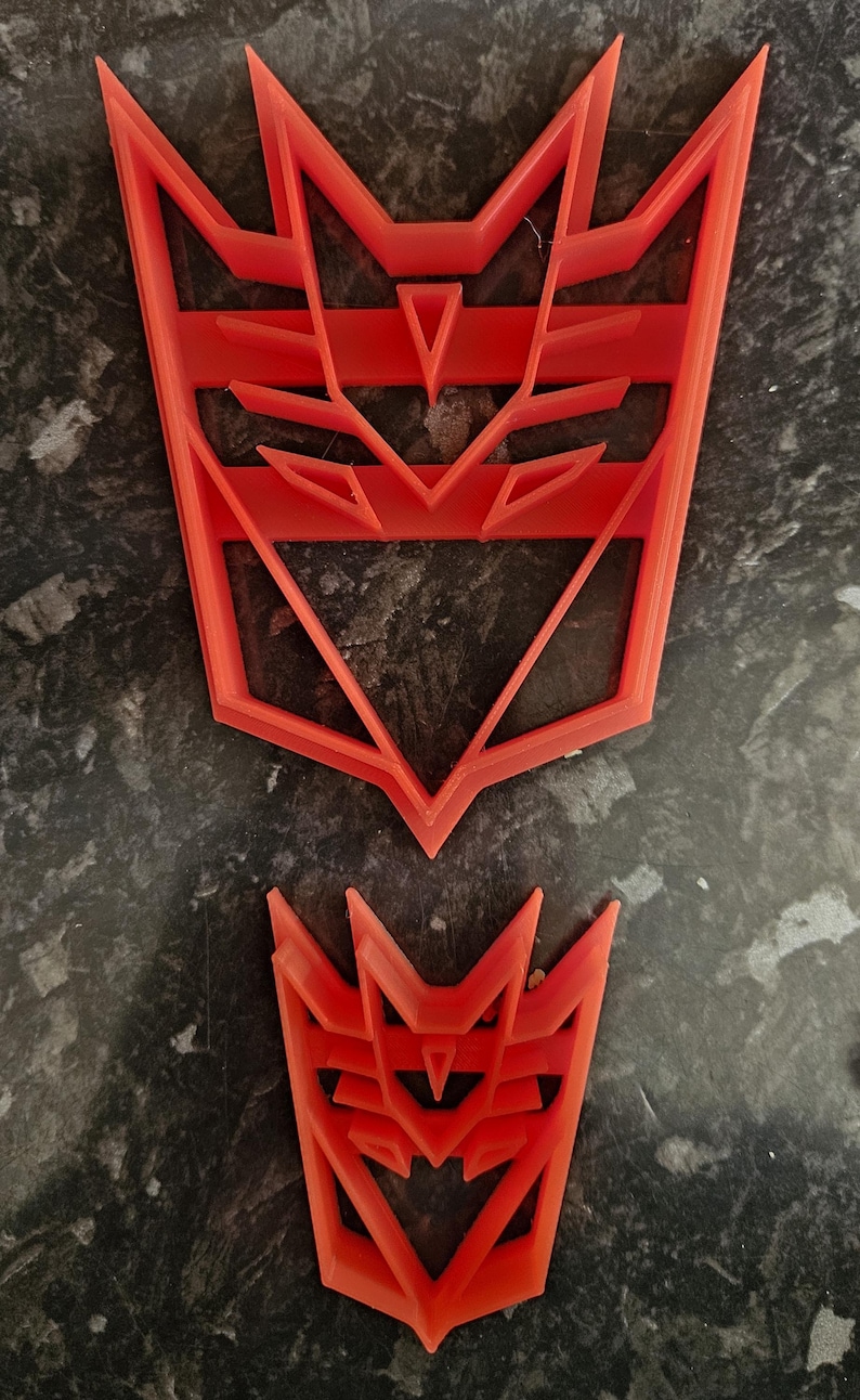 Transformers Cookie Cutters, Autobots & Decepticons in 2 Sizes, Fun Baking Tool For Kids and Fans, Bake Themed Cookies, Perfect Geek Gift Decepticon Set