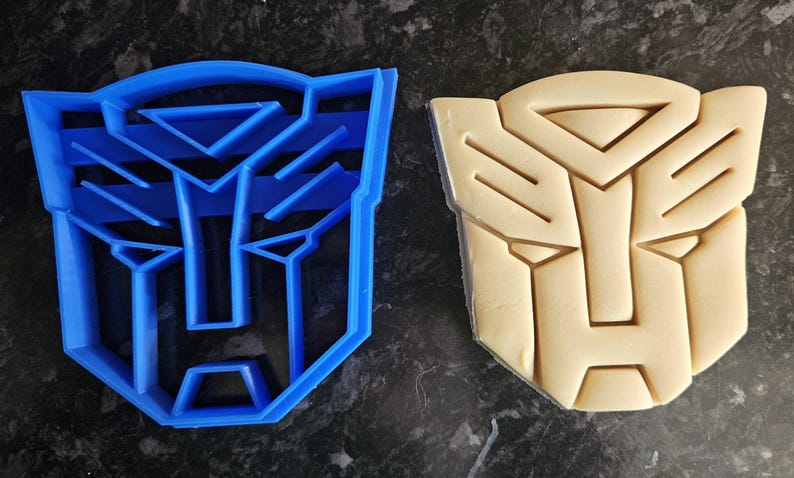 Transformers Cookie Cutters, Autobots & Decepticons in 2 Sizes, Fun Baking Tool For Kids and Fans, Bake Themed Cookies, Perfect Geek Gift image 11