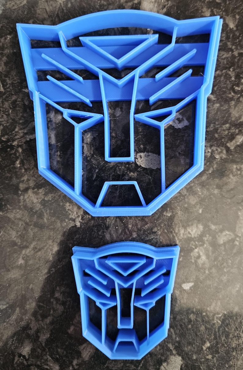 Transformers Cookie Cutters, Autobots & Decepticons in 2 Sizes, Fun Baking Tool For Kids and Fans, Bake Themed Cookies, Perfect Geek Gift Autobot Set