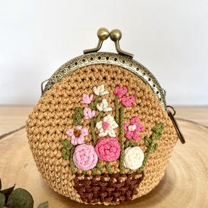 Handmade Crochet Floral Coin Purse – 4 Variations – Clasp Closure – Cute Spring/Summer Accessory – Gift for Her – Small Lip Gloss Pouch