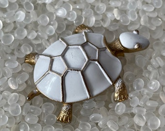 vintage  pin, , vintage brooch, tortoishell pin, turtle booch, white  and gold