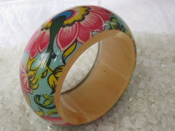 Vintage Lucite paisley Bangle bracelet - image 3