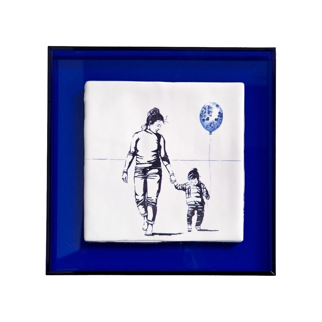 Blue Box Frame Design Tile in a Blue Box Frame With Delft Blue Design: Collection 'emotions ...
