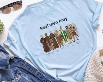 Katholieke heiligen, png 4000px | Real Men Pray, DTG-kledingontwerp (digitale download) | Vaderdag