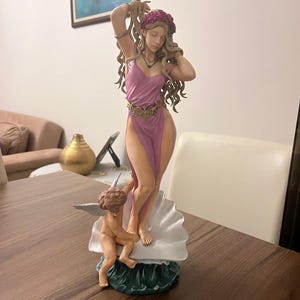 Aphrodite Resin Statue – Greek Goddess of Love and Beauty – Elegant Mythology Figurine